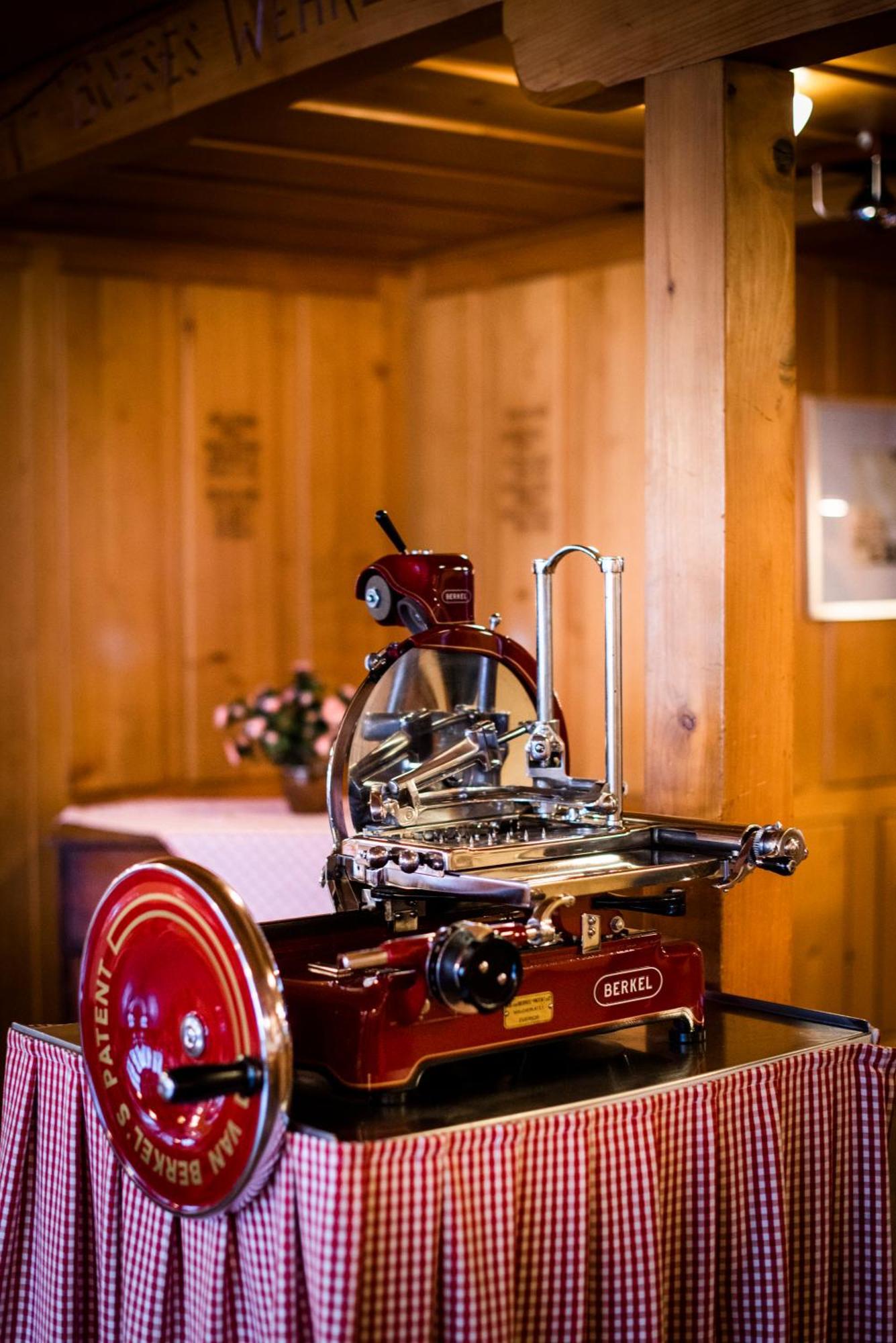 Hotel Weisses Kreuz Brienz  Buitenkant foto